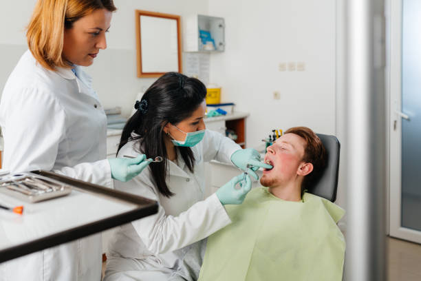 Best Emergency Root Canal Treatment in Oakwood Hls, IL